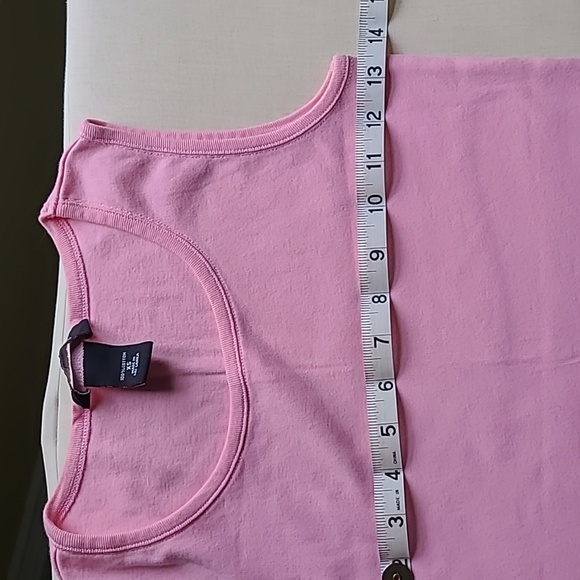 2/$25 Pretty pink tank. X-small - Picture 5 of 5